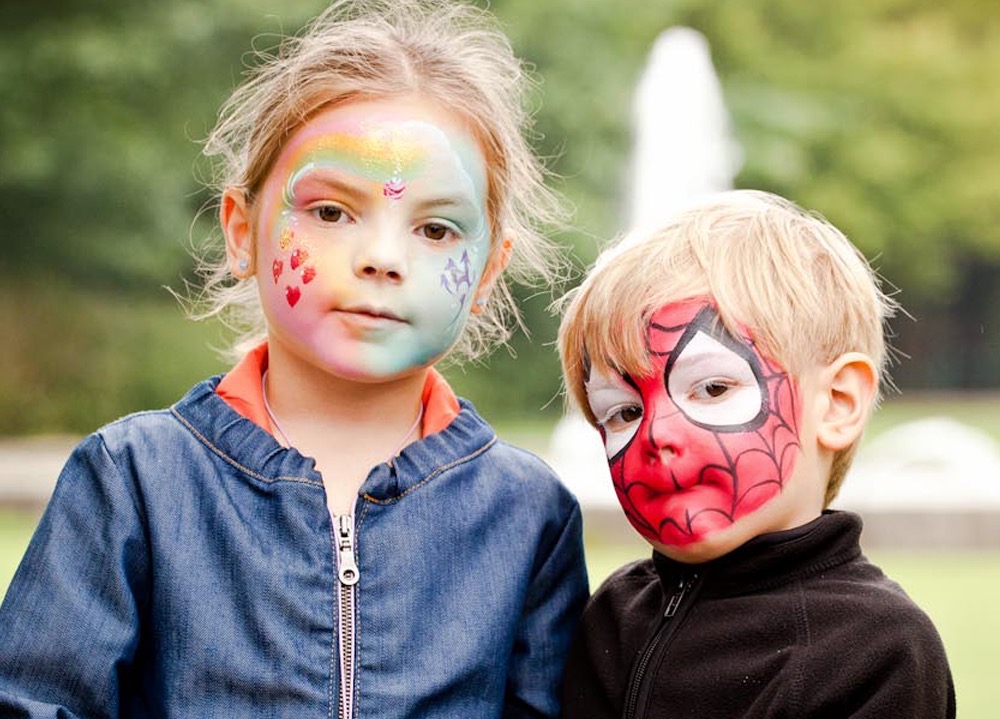 Colourful face painting by De Spinnekoppen